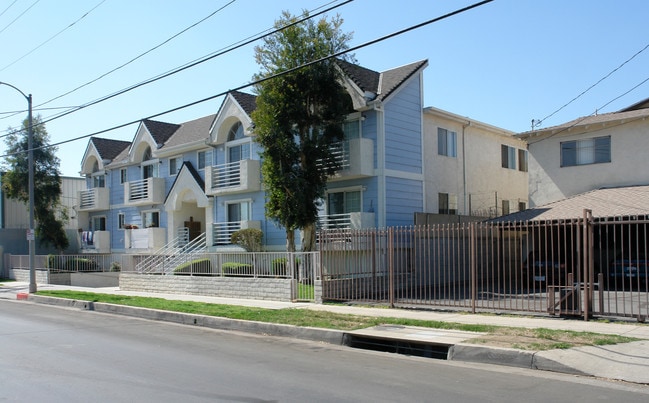 7901 Willis Ave in Van Nuys, CA - Building Photo - Building Photo