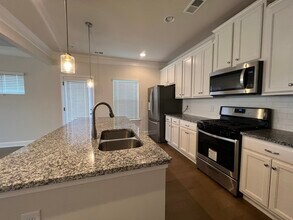 5103 Woodline View Ln in Auburn, GA - Building Photo - Building Photo