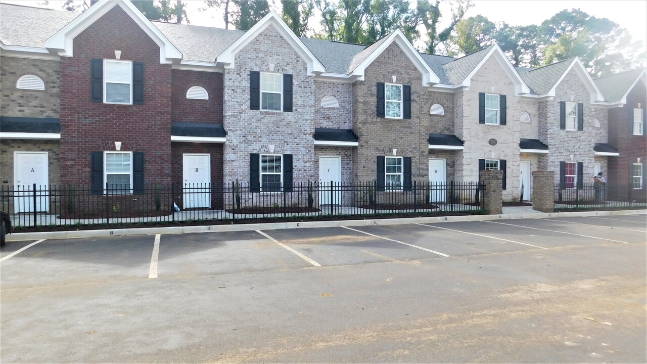 1176 Waxwing Dr in Florence, SC - Building Photo