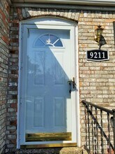 9211 N Pirogue Ct in Louisville, KY - Building Photo - Building Photo