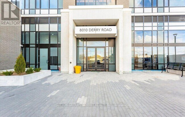 8010 Derry Rd in Milton, ON - Building Photo - Building Photo