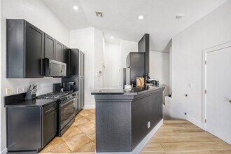 6752 Lookout Lodge Ln in North Las Vegas, NV - Building Photo - Building Photo