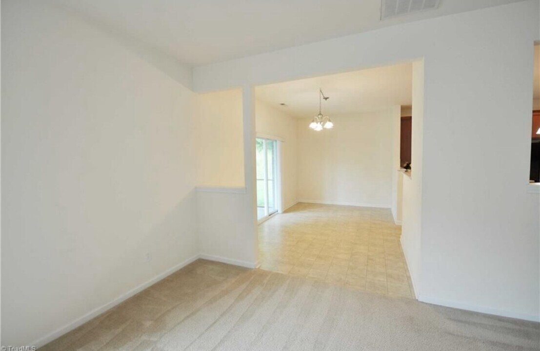 1642 Ashmead Ln in Clemmons, NC - Building Photo