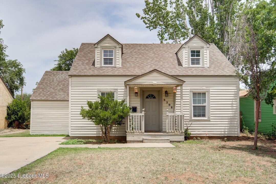 2308 28th St in Lubbock, TX - Building Photo