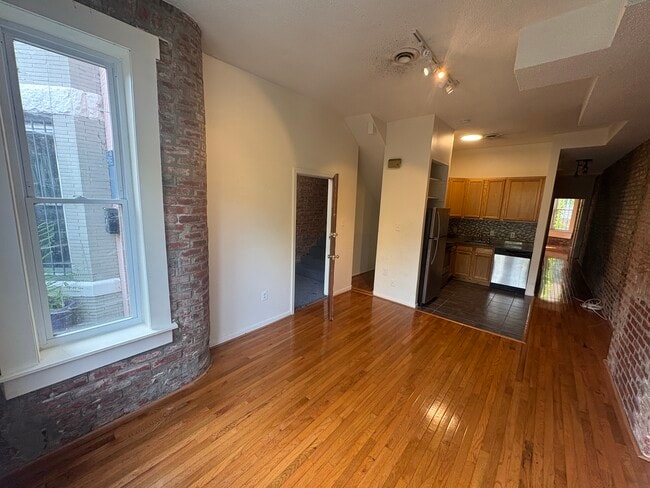 1308 Fairmont St NW, Unit 1 in Washington, DC - Foto de edificio - Building Photo