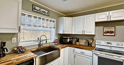 1115 Henrietta Dr, Unit Fully Furnished 1BR Unit in Knoxville, TN - Foto de edificio - Building Photo
