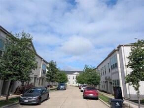 1924 Bel Air Dr in Arlington, TX - Building Photo - Building Photo
