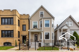 3927 N Whipple St, Unit 2 in Chicago, IL - Building Photo - Building Photo
