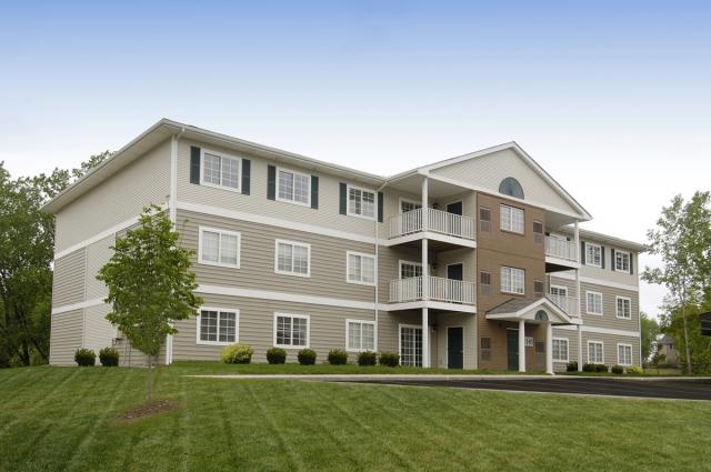 Presque View Apartments in Erie, PA - Building Photo