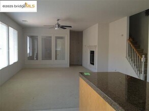 4423 Glen Canyon Cir in Pittsburg, CA - Building Photo - Building Photo