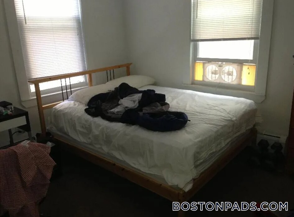 35 Brookline St in Cambridge, MA - Building Photo