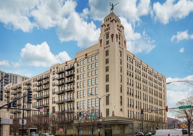 property at 758 N Larrabee St