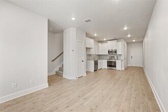 1218 Chestnut Ct in Runaway Bay, TX - Building Photo - Building Photo