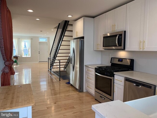 2923 W Thompson St in Philadelphia, PA - Building Photo - Building Photo