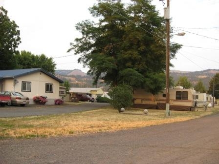 1001 Idaho St in Kamiah, ID - Building Photo