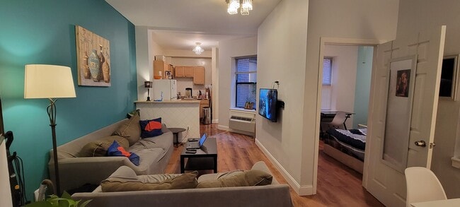 property at 1413 T St NW