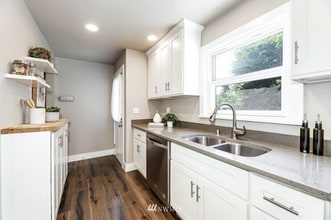1025 S 112th St in Seattle, WA - Building Photo - Building Photo
