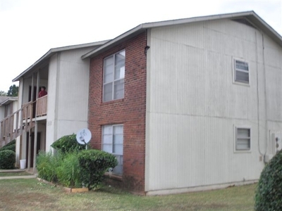 2222 Jonathan Dr NW in Huntsville, AL - Building Photo