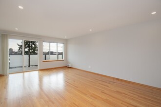 Aqua Terrazza Apartments in Seattle, WA - Foto de edificio - Interior Photo