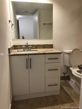 8100 Geneva Ct-Unit -132 in Doral, FL - Foto de edificio - Building Photo