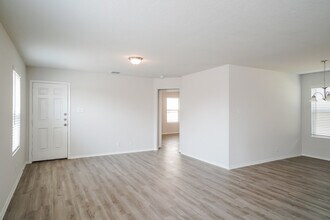 9315 Green Flora Ct in San Antonio, TX - Building Photo - Building Photo