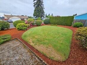 3642 Meadow Park Loop NE in Salem, OR - Building Photo - Building Photo