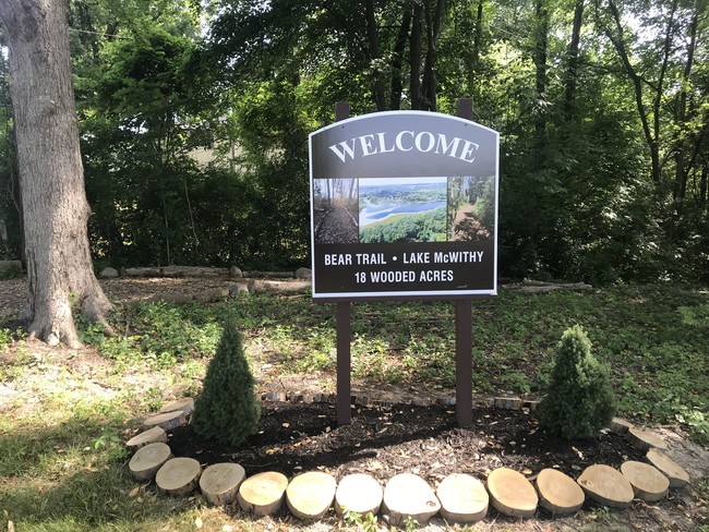 Lakeshore Hilltop Apartments in White Lake, MI - Building Photo - Building Photo