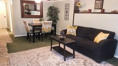 655 E Riviera Cir in South Salt Lake, UT - Building Photo - Building Photo