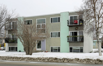 4015 26th Ave SW in Calgary, AB - Building Photo - Building Photo