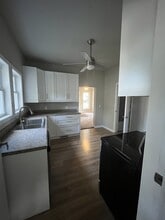 215 W Maple St in Vicksburg, MI - Building Photo - Building Photo