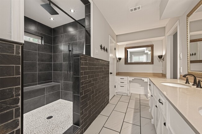 13418 Paradise Valley Dr