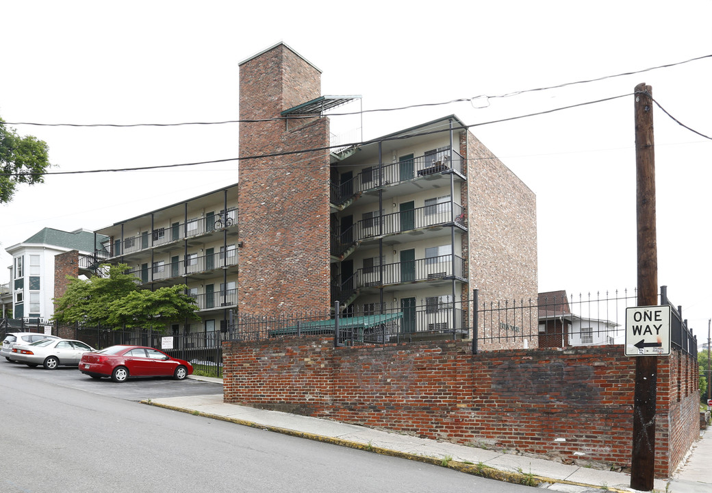 Evian Tower in Knoxville, TN - Building Photo