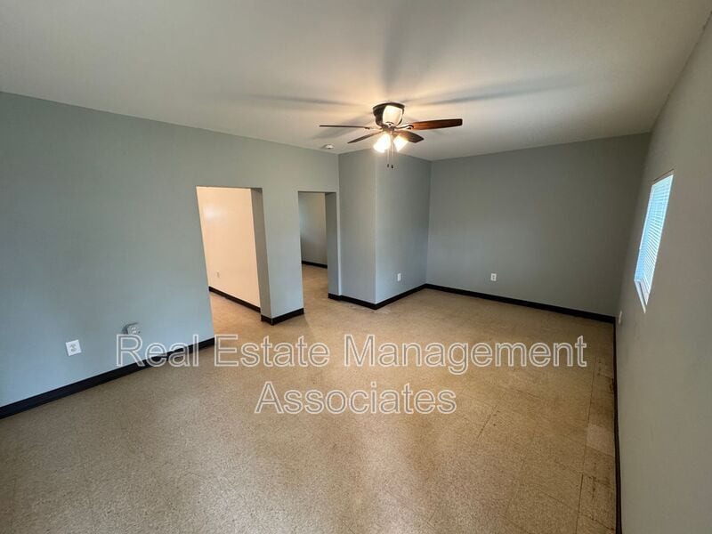 1502 N Hill St in Griffin, GA - Building Photo