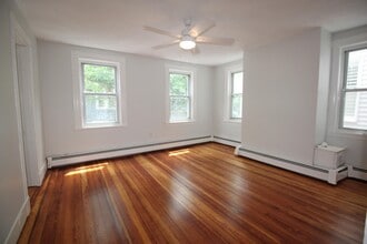 12 Albion Pl, Unit #2 in Boston, MA - Foto de edificio - Building Photo