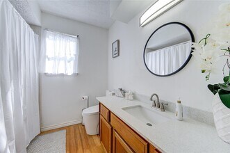 3927 Summit Valley Dr in Houston, TX - Building Photo - Building Photo