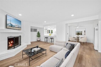 526 Irvine Ave in Newport Beach, CA - Building Photo - Building Photo