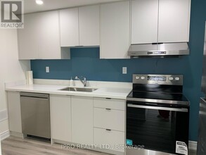 1193 Mowat Ln in Milton, ON - Building Photo - Building Photo