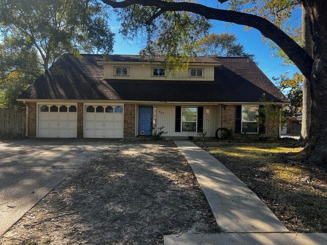 property at 835 Chatwood Dr