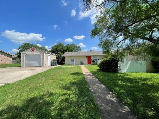 property at 2405 Parker Cir