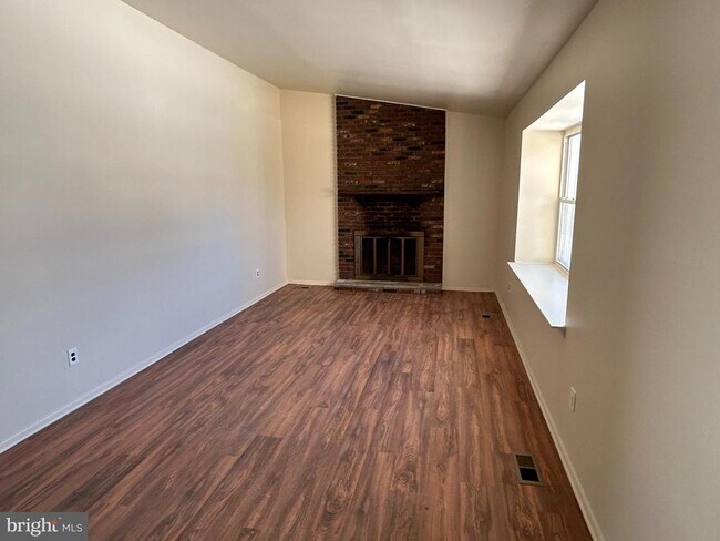 60 Stonegate Dr in Mount Holly, NJ - Building Photo - Building Photo