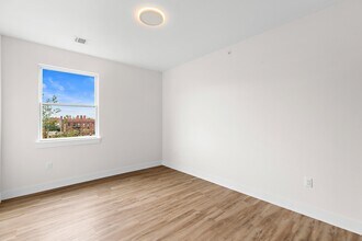 533 61st St in West New York, NJ - Building Photo - Building Photo