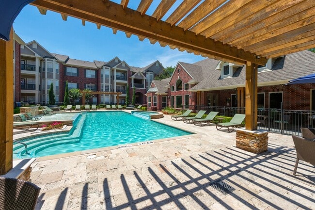 Terra at Piney Point Apartments in Houston, TX - Building Photo - Building Photo