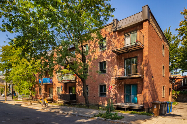 1880 René Lévesque Boul E in Montréal, QC - Building Photo - Primary Photo