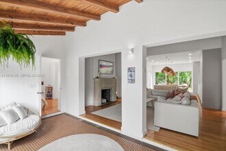 753 NE 82nd Terrace in Miami, FL - Building Photo - Building Photo