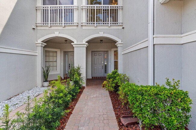 8320 Vía Serena in Boca Raton, FL - Building Photo - Building Photo