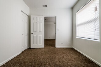 5800-04 S Artesian Ave Chicago, IL 60629 in Chicago, IL - Building Photo - Building Photo