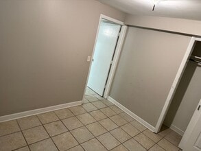 5539 N Mango Ave in Chicago, IL - Building Photo - Building Photo