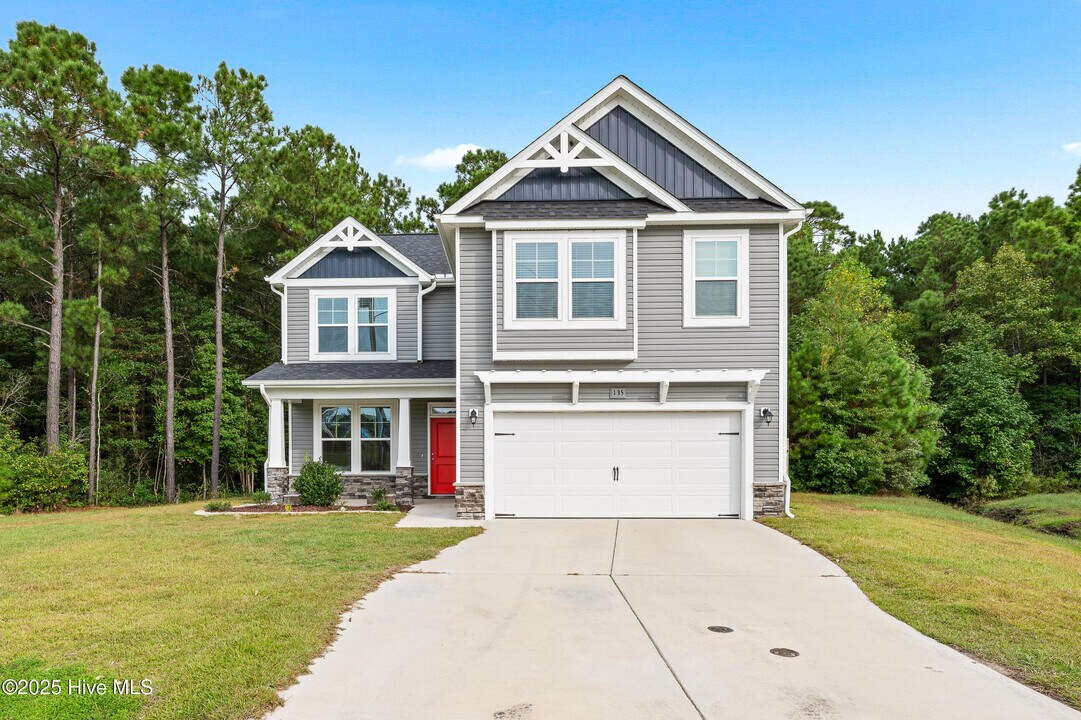 135 Permeta Dr in Sneads Ferry, NC - Building Photo