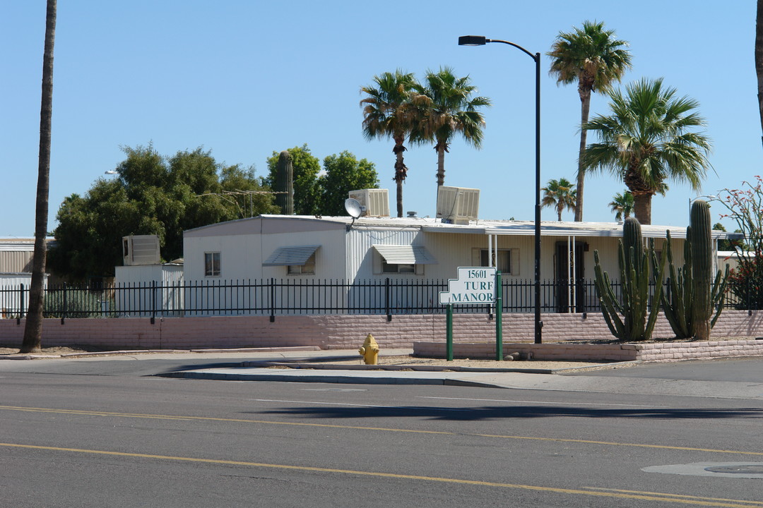 Turf Mobile Manor in Phoenix, AZ - Building Photo