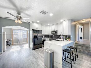 1660 SW 47th Ave in Fort Lauderdale, FL - Building Photo - Building Photo